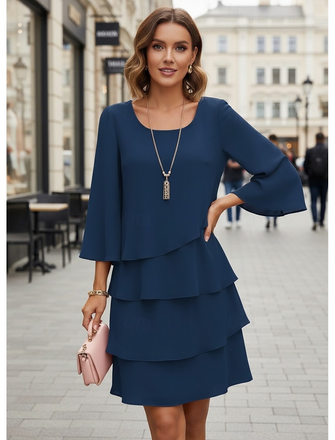 Abito Lungo Chiffon a Strati con Scollo a V